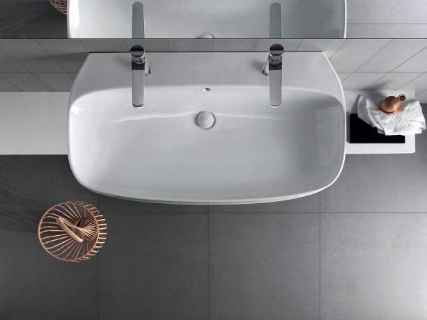 Раковина HATRIA ABITO YXXJ01 подвесная или накладная С двумя отверстием под два смесителя с переливом цвет белый