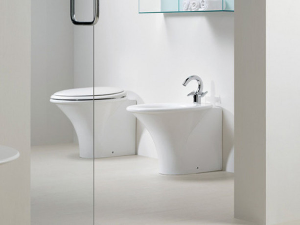 Унитаз HATRIA SCULTURE YXZ301 напольный слив универсальный цвет белый