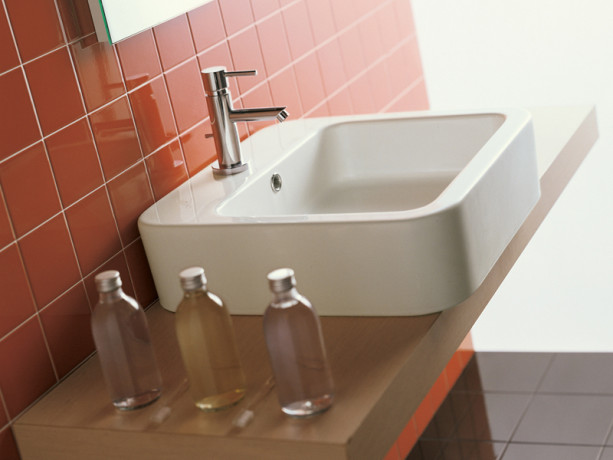 Раковина HATRIA HAPPY HOUR Y0M701 подвесная или накладная с одним отверстием с переливом цвет белый