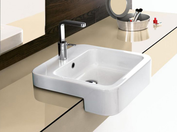 Раковина HATRIA HAPPY HOUR Y0M801 полувстраиваемая с одним отверстием с переливом цвет белый